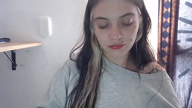 mariecam420 online show from January 15, 2025, 5:05 pm