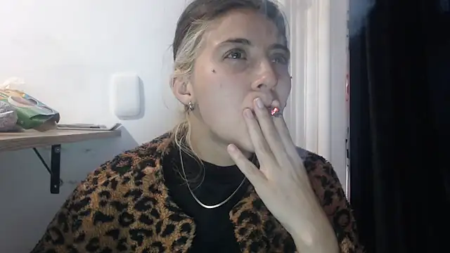 mariecam420 online show from January 26, 2025, 10:46 pm