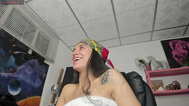 mariecam420 online show from April 4, 2026, 5:27 am