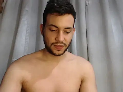 Snapshot of Armando_2002 chatting on January 21, 2025, 12:36 am Armando 2002 online show from January 21, 2025, 12:36 am