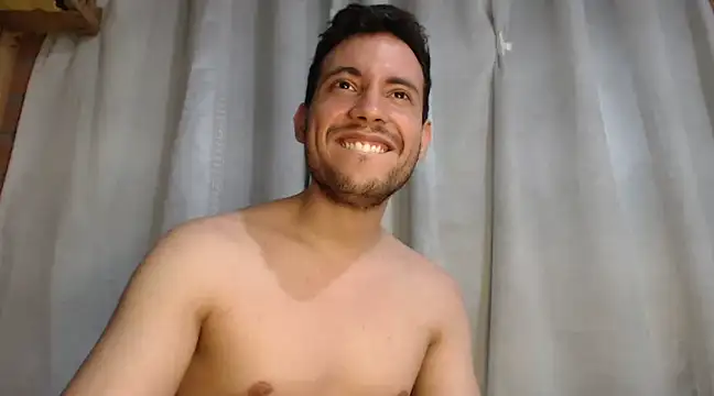 Snapshot of Armando_2002 chatting on January 25, 2025, 2:26 am Armando 2002 online show from January 25, 2025, 2:26 am