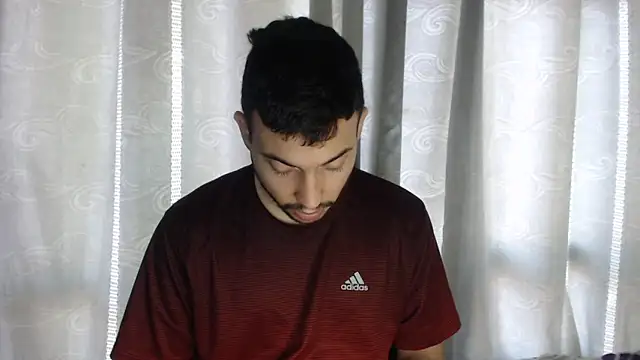 Snapshot of Armando_2002 chatting on February 21, 2025, 12:50 pm Armando 2002 online show from February 21, 2025, 12:50 pm