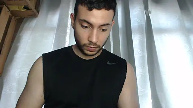 Snapshot of Armando_2002 chatting on February 27, 2025, 4:53 pm Armando 2002 online show from February 27, 2025, 4:53 pm