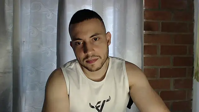Snapshot of Armando_2002 chatting on July 21, 2026, 7:05 pm Armando 2002 online show from July 21, 2026, 7:05 pm