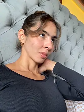 Snapshot of RouseColins chatting on October 10, 2025, 7:35 pm RouseColins online show from October 10, 2025, 7:35 pm