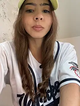 Snapshot of RouseColins chatting on January 16, 2026, 9:41 pm RouseColins online show from January 16, 2026, 9:41 pm