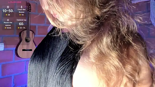 Snapshot of RouseColins chatting on February 12, 2026, 10:27 pm RouseColins online show from February 12, 2026, 10:27 pm