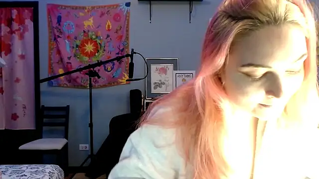 Snapshot of JenniferGwen chatting on February 13, 2025, 9:27 pm JenniferGwen online show from February 13, 2025, 9:27 pm