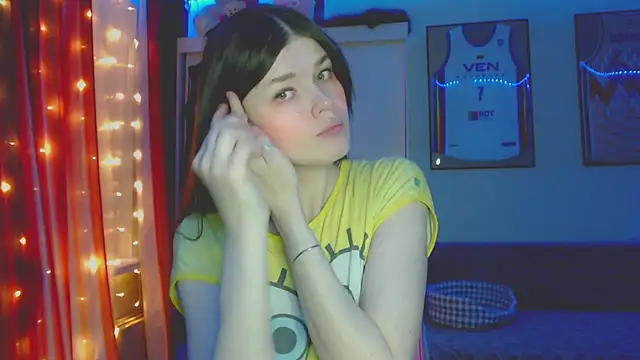 Snapshot of Klementa chatting on April 23, 2026, 7:05 pm Klementa online show from April 23, 2026, 7:05 pm