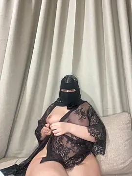 Snapshot of arabiaAna chatting on May 10, 2026, 7:41 pm arabiaAna online show from May 10, 2026, 7:41 pm