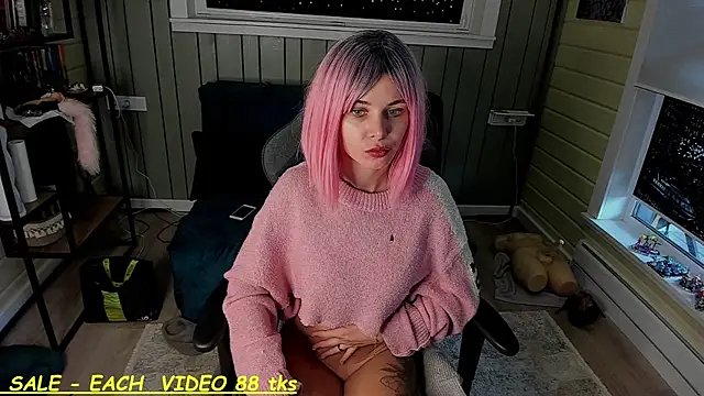 SandyChris online show from October 5, 2025, 9:40 am