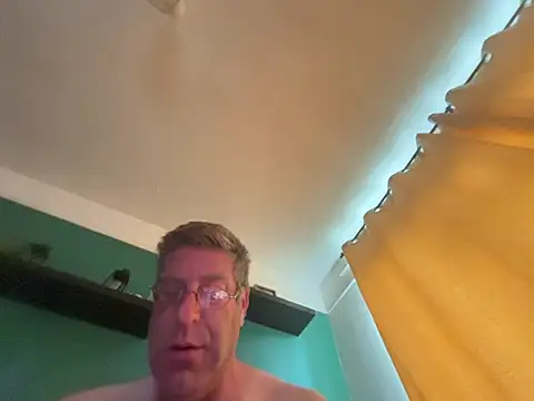 Snapshot of bigboy6880 chatting on July 12, 2026, 6:04 am bigboy6880 online show from July 12, 2026, 6:04 am