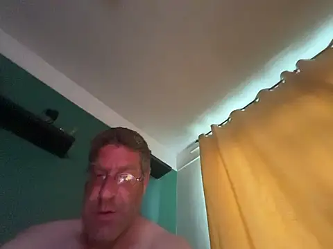 Snapshot of bigboy6880 chatting on July 14, 2026, 4:39 am bigboy6880 online show from July 14, 2026, 4:39 am