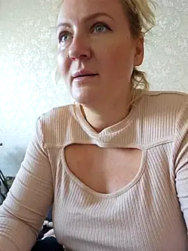 Marushka online show from October 2, 2025, 6:09 am