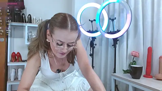 Snapshot of magenta_maturr chatting on September 18, 2025, 9:28 pm magenta maturr online show from September 18, 2025, 9:28 pm