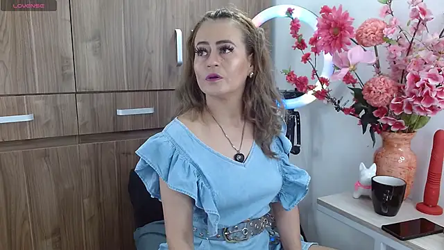 Snapshot of magenta_maturr chatting on October 26, 2025, 4:02 pm magenta maturr online show from October 26, 2025, 4:02 pm