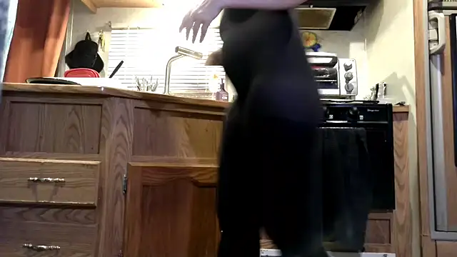 sexyinpantyhose online show from April 2, 2026, 3:48 am