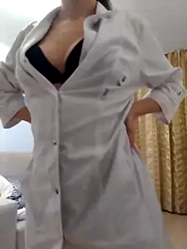 baby sweet girl  online show from February 6, 2026, 10:13 pm