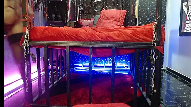 lorna cox bdsm online show from March 15, 2026, 12:16 am