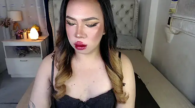 Snapshot of RebecaNextToYou chatting on December 14, 2024, 4:09 pm RebecaNextToYou online show from December 14, 2024, 4:09 pm