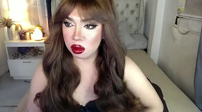 Snapshot of RebecaNextToYou chatting on December 18, 2024, 5:00 pm RebecaNextToYou online show from December 18, 2024, 5:00 pm