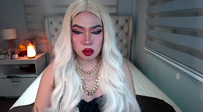 Snapshot of RebecaNextToYou chatting on February 5, 2025, 8:25 pm RebecaNextToYou online show from February 5, 2025, 8:25 pm