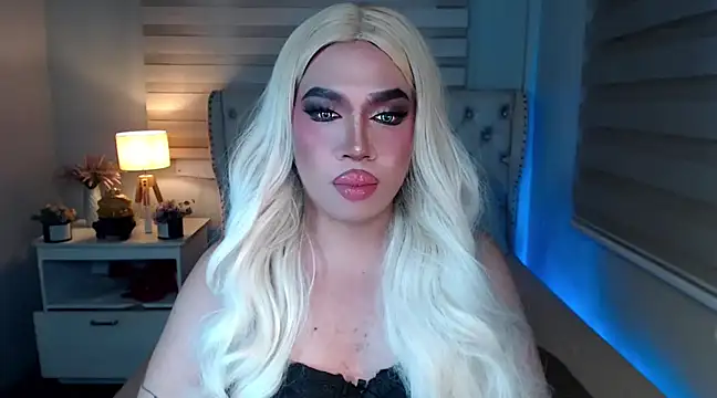 Snapshot of RebecaNextToYou chatting on February 12, 2025, 5:37 pm RebecaNextToYou online show from February 12, 2025, 5:37 pm