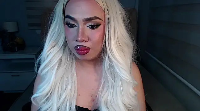 Snapshot of RebecaNextToYou chatting on February 28, 2025, 8:28 pm RebecaNextToYou online show from February 28, 2025, 8:28 pm