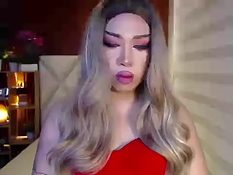 Snapshot of RebecaNextToYou chatting on October 6, 2025, 2:47 pm RebecaNextToYou online show from October 6, 2025, 2:47 pm