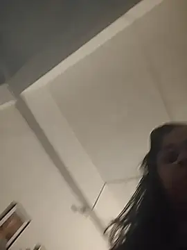 Susannemilf online show from April 19, 2026, 2:11 am