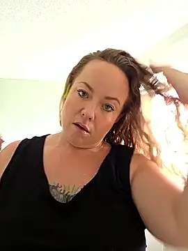 julimonroe online show from February 4, 2026, 3:29 pm