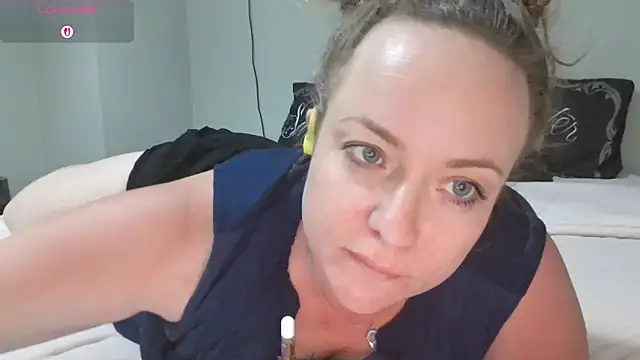 julimonroe online show from March 21, 2026, 3:11 am