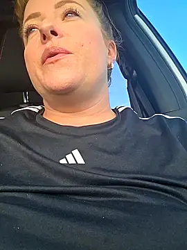 julimonroe online show from April 6, 2026, 4:52 pm