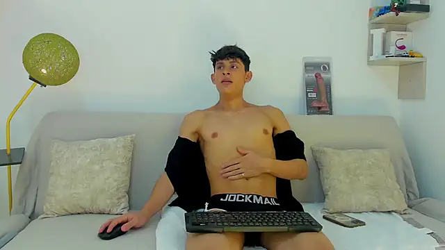 logan thomas online show from December 21, 2025, 8:05 pm