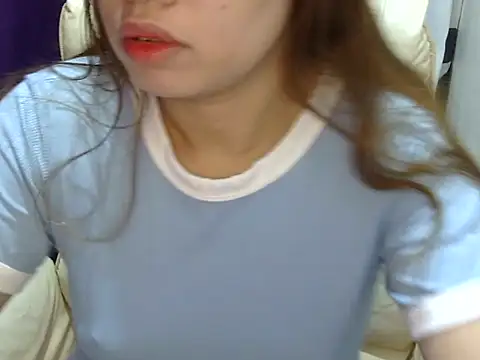    zurIII09  online show from July 11, 2026, 2:03 am