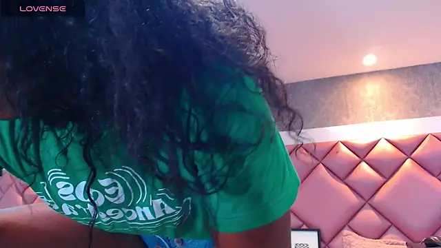 DanielaDuff online show from November 21, 2025, 7:45 pm