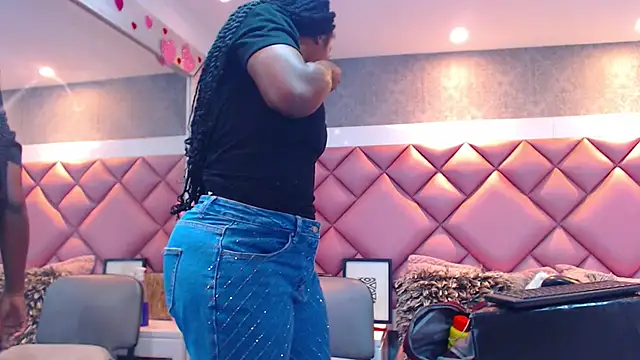 DanielaDuff online show from February 15, 2026, 7:54 pm