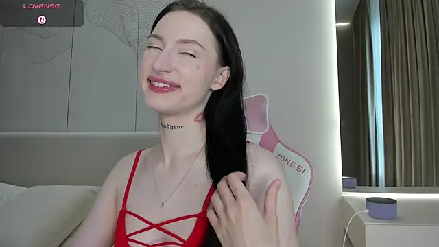 JenniferQueen11 online show from May 14, 2026, 10:55 am