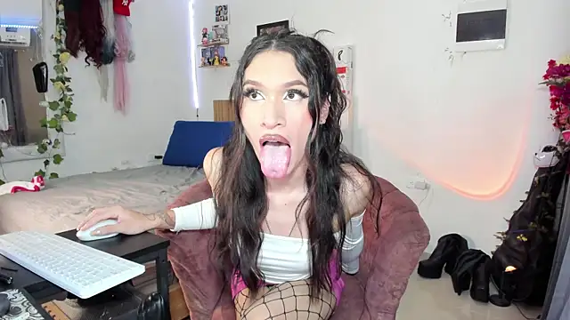 Snapshot of EnchantressFuckXxx chatting on January 18, 2025, 2:14 am EnchantressFuckXxx online show from January 18, 2025, 2:14 am