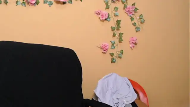 Snapshot of Hellensextits chatting on January 11, 2025, 7:28 am Hellensextits online show from January 11, 2025, 7:28 am