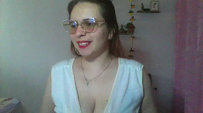 lorenitabella online show from March 4, 2025, 7:32 pm