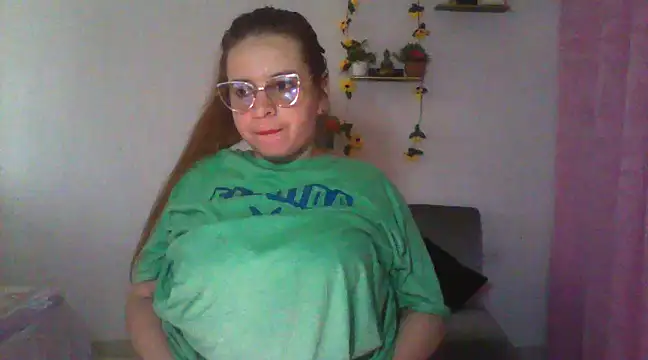 lorenitabella online show from March 6, 2025, 2:40 pm