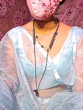 Snapshot of XBHUUME chatting on March 7, 2025, 5:38 pm XBHUUME online show from March 7, 2025, 5:38 pm