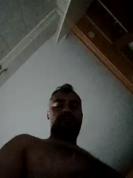 kevgir08 online show from August 4, 2026, 9:39 pm