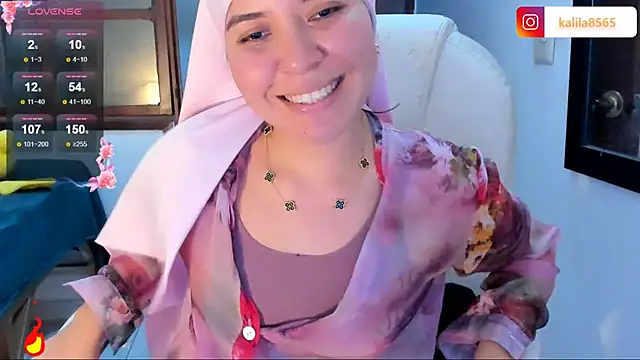 MatchedEyebrow online show from October 23, 2025, 9:24 pm