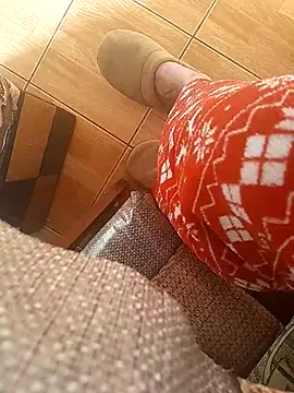 feet toes online show from March 11, 2025, 6:32 am