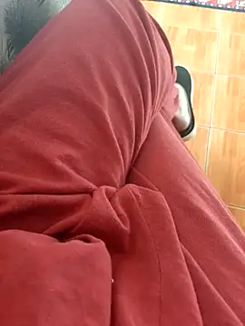 Snapshot of feet_toes chatting on August 3, 2026, 5:39 am feet toes online show from August 3, 2026, 5:39 am