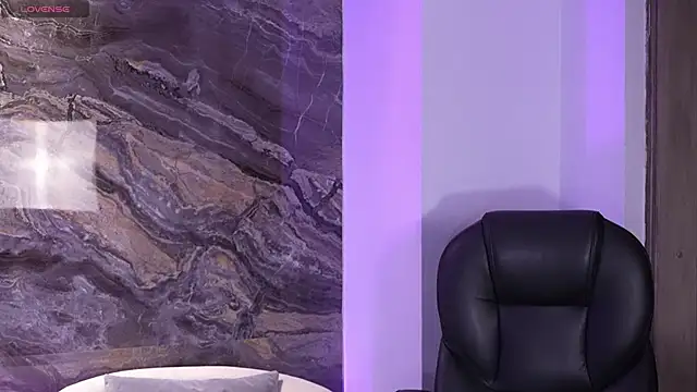 MadelineFox online show from September 30, 2025, 9:47 am