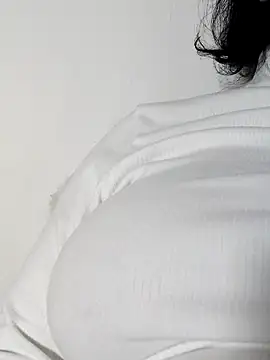 Molly newman6 online show from February 16, 2025, 6:32 pm