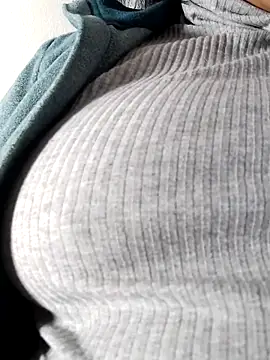 Molly newman6 online show from March 5, 2025, 7:05 am